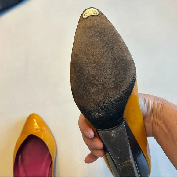 Vintage Gold Arnold Churgin with Wedge Heel - Picture 8 of 13